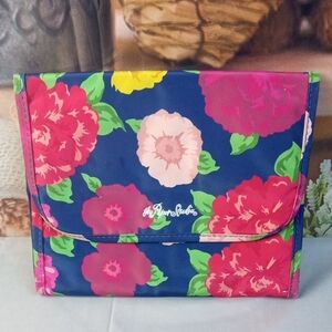 💩 The Paper Studio Floral Navy Storage Pouch